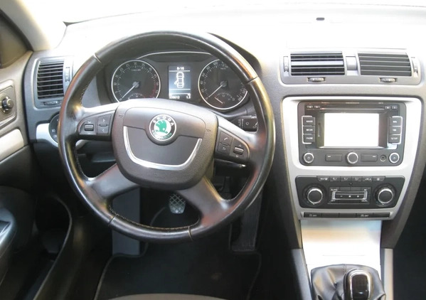 Skoda Octavia cena 21900 przebieg: 239612, rok produkcji 2012 z Złoty Stok małe 301
